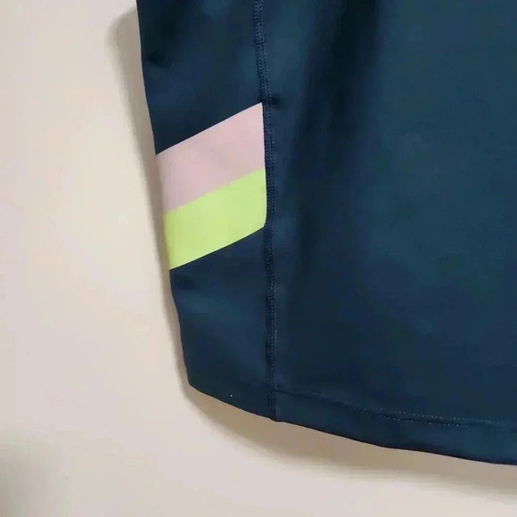 Nike-Crop top colorblock training bra - Picture 6 of 9